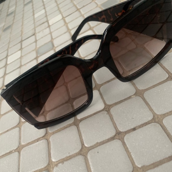 Tahari Accessories - Oversized Tahari Sunglasses